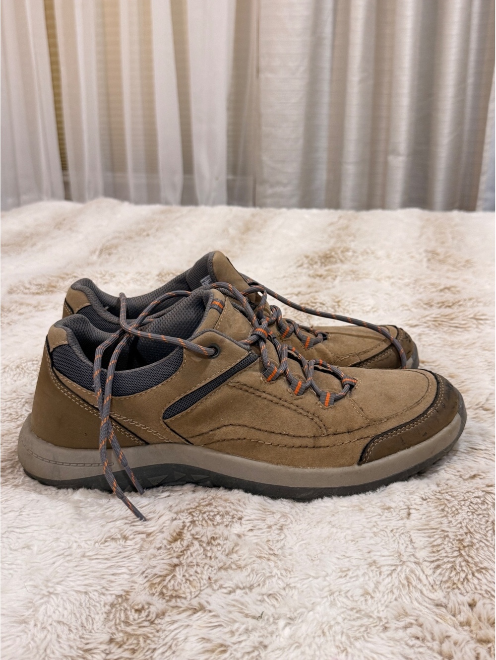 Earth Spirit brown hiking shoes